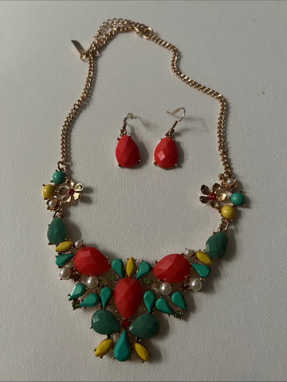 Gold-Tone Multicolor Statement Necklace and Coral Drop Earrings